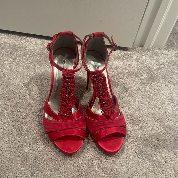 Size 8 red heels - Picture 4 of 6